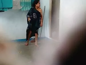 मेरे कदम-बहन निकोल म ...