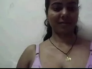 वह पुरुष खुद को तैरा ...