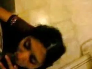 श्यामला MILF जंगली स ...