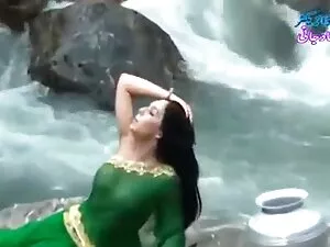 एलिक्स, हिंदी में से ...