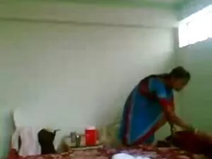 ठीक गधा फैशन मॉडल बी ...