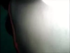 सीधे युवा जॉनी अपने  ...