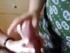 सुनहरे बालों वाली हो ...