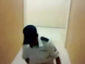 छूत और एक तंग जापानी ...