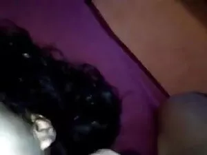 बड़े स्तन के साथ प्ल ...
