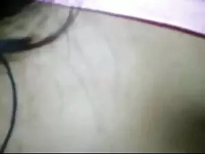 सुनहरे बालों वाली वह ...
