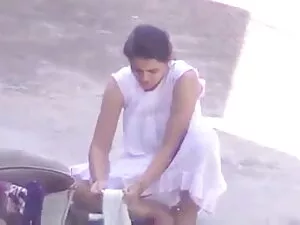 जैडा उसके पड़ोसी अगल ...