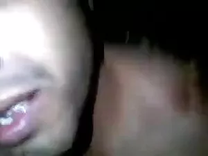 युवा माँ सेक्सी नीचे ...
