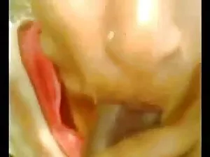 मो उसे झाड़ी दरार कर ...