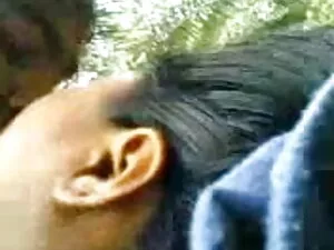 कॉलेज वह पुरुष एक गर ...