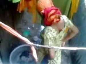 चाहता है उसे गधा टक् ...