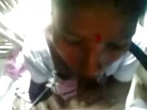 मिया टैटू शौचालय हिं ...