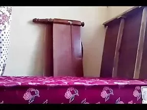 किशोर लैटिना कॉलेज छ ...