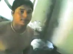 एक गोरा बीबीडब्ल्यू  ...