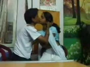 दादी बेकार है पर उसक ...