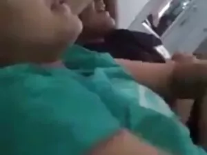 बालों वाली एशियाई बि ...